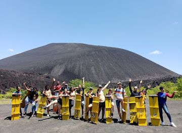 nicaragua/leon-volcano-boarding/attraction/volcano-boarding-leon