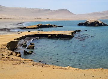 peru/ica/attraction/playa-mendieta