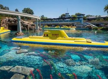 california/laguna-beach/attraction/finding-nemo-submarine-voyage