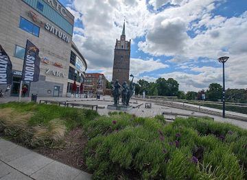 germany/rostock/attraction/sieben-stolze-schwestern-kusst-das-eine-meer