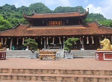 vietnam/hanoi/attraction/huong-pagoda