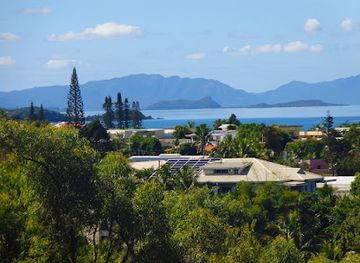 new-caledonia/baie-des-citrons/attraction/parc-des-tours-de-magenta