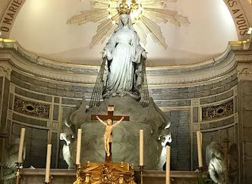 france/paris/attraction/chapel-of-our-lady-of-the-miraculous-medal