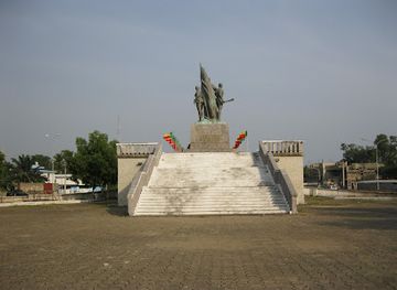 benin/atlantique/attraction/place-du-souvenir-ex-place-des-martyrs