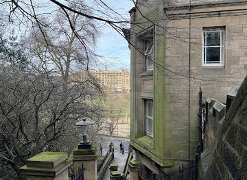 united-kingdom/edinburgh/attraction/the-news-steps