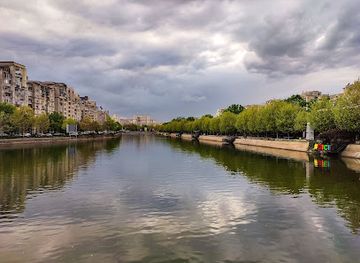 romania/bucharest/attraction/dambovita-promenade