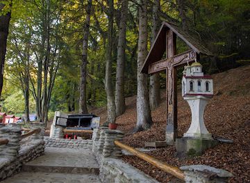 romania/fagaras-mountains/attraction/izvorul-parintelui-arsenie-boca