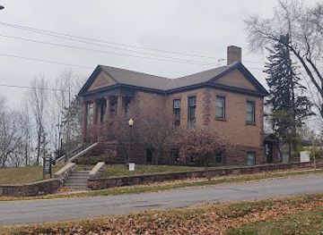 wisconsin/bayfield/attraction/the-knight-house