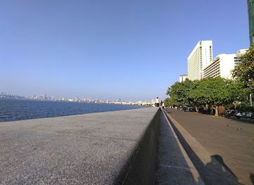 india/konkan-coast/attraction/marine-drive-jogging-track