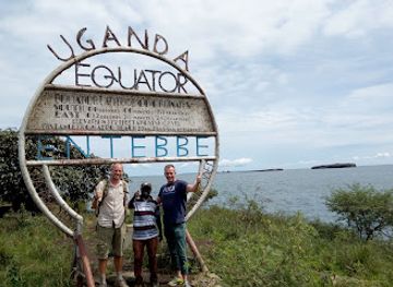 uganda/entebbe/attraction/equator-at-entebbe