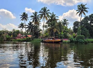 india/kerala-backwaters/attraction/backwaters