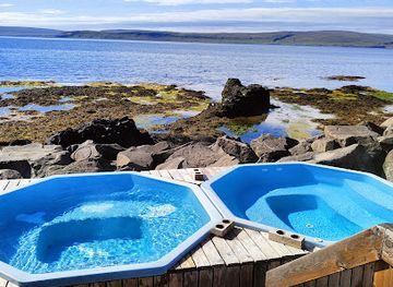 iceland/westfjords/attraction/drangsnes-hot-tubs