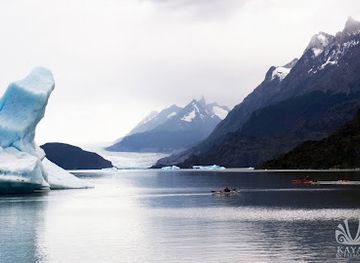 argentina/torres-del-paine-national-park/attraction/kayak-en-patagonia