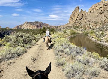 oregon/smith-rock-state-park/attraction/smith-rock-trail-rides