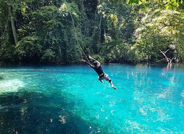 vanuatu/aore-island/attraction/riri-blue-hole