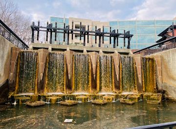 indiana/indianapolis/attraction/downtown-canal-fountain