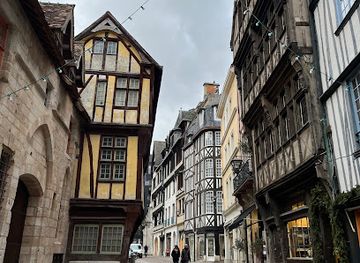 france/rouen/vieux-rouen/attraction/le-bucher-de-jeanne-d-arc