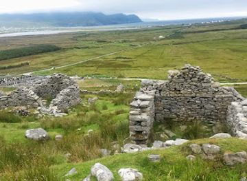 ireland/achill-island/attraction/slievemore-deserted-village