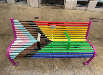 united-kingdom/leeds/attraction/janie-marie-swann-memorial-bench