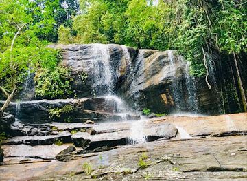 sri-lanka/ratnapura-district/attraction/lihiniyan-kelina-ella-falls