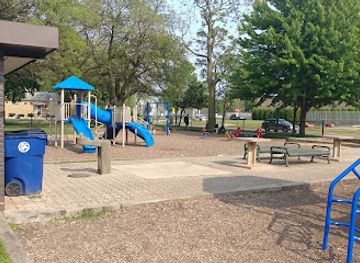 illinois/berwyn/attraction/clyde-park-district-pool