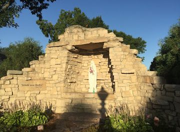 south-dakota/palisades-state-park/attraction/cathedral-of-saint-joseph