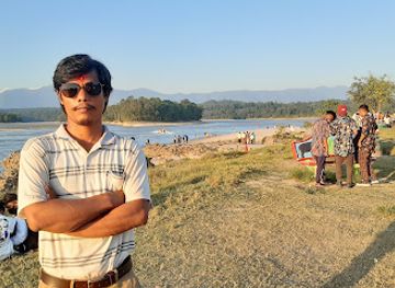 nepal/chitwan/attraction/narayani-beach