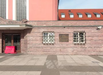 poland/gliwice/attraction/tablica-pamiatkowa-w-holdzie-kolejarzom