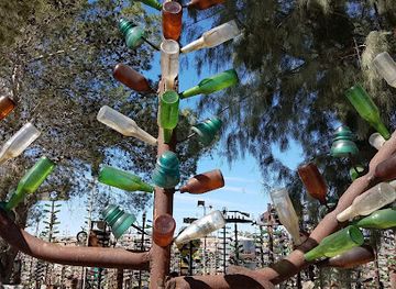 california/inland-empire/attraction/elmer-s-bottle-tree-ranch