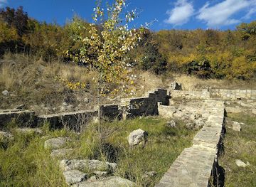 bulgaria/varna/attraction/karaach-teke