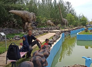 indonesia/riau-islands/attraction/taman-dino-s