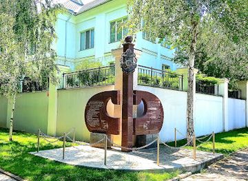 ukraine/mykolaiv-region/attraction/the-memorial-sign-dedicated-to-the-history-of-the-pilot-case