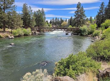 oregon/bend/attraction/first-street-rapids-park