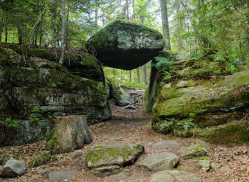 poland/holy-cross-mountains/attraction/piekielna-brama