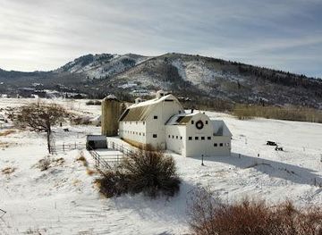 utah/heber-city/attraction/mcpolin-barn