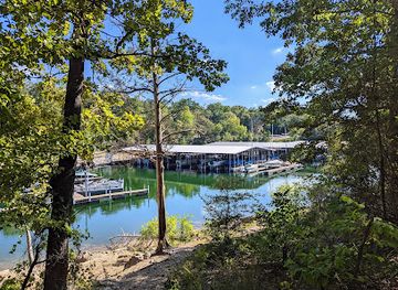 missouri/table-rock-lake/attraction/table-rock-lakeshore-trail