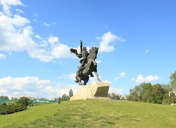 moldova/lapusna-county/attraction/suvorov-monument