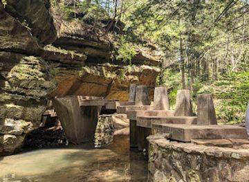 ohio/hocking-hills/attraction/a-frame-bridge