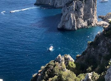 italy/capri/attraction/scoglio-del-monacone