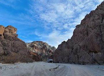 california/palm-desert/attraction/painted-canyon-road