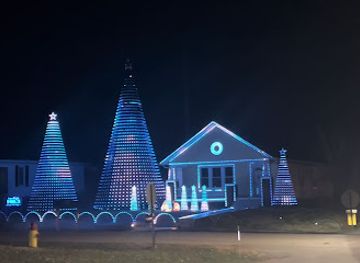 indiana/southern-indiana/attraction/christmas-in-dale