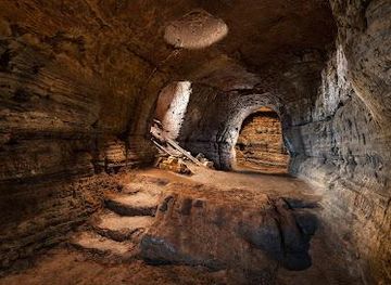 iceland/hveragerdi/attraction/caves-of-hella