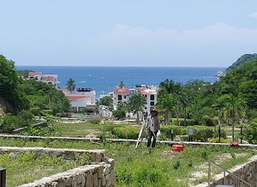 mexico/huatulco/attraction/tourist-corridor-la-crucecita
