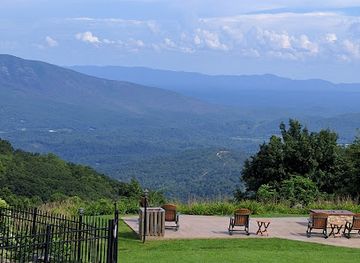 south-carolina/blue-ridge-mountains/attraction/little-switzerland-tunnel