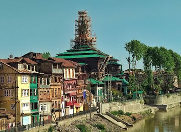 india/kashmir-valley/attraction/khanqah-e-moula