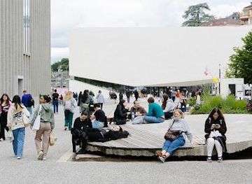 switzerland/lausanne/attraction/plateforme-10