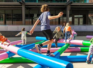 colorado/denver/attraction/plaza-of-the-americas