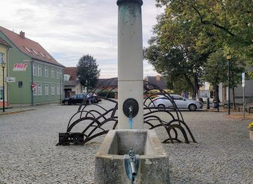 poland/warta-mouth-national-park/attraction/fontan-with-a-figure-of-devil