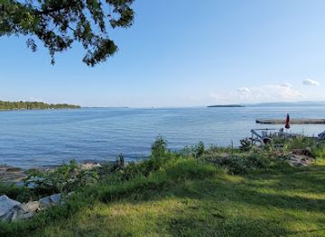 vermont/lake-champlain/attraction/bird-house-forest