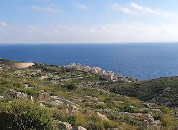 malta/dingli-cliffs/attraction/viewpoint-with-blue-benches